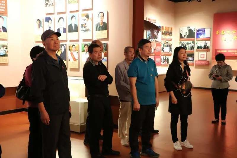省委办公厅调研组来中国血防纪念馆参观