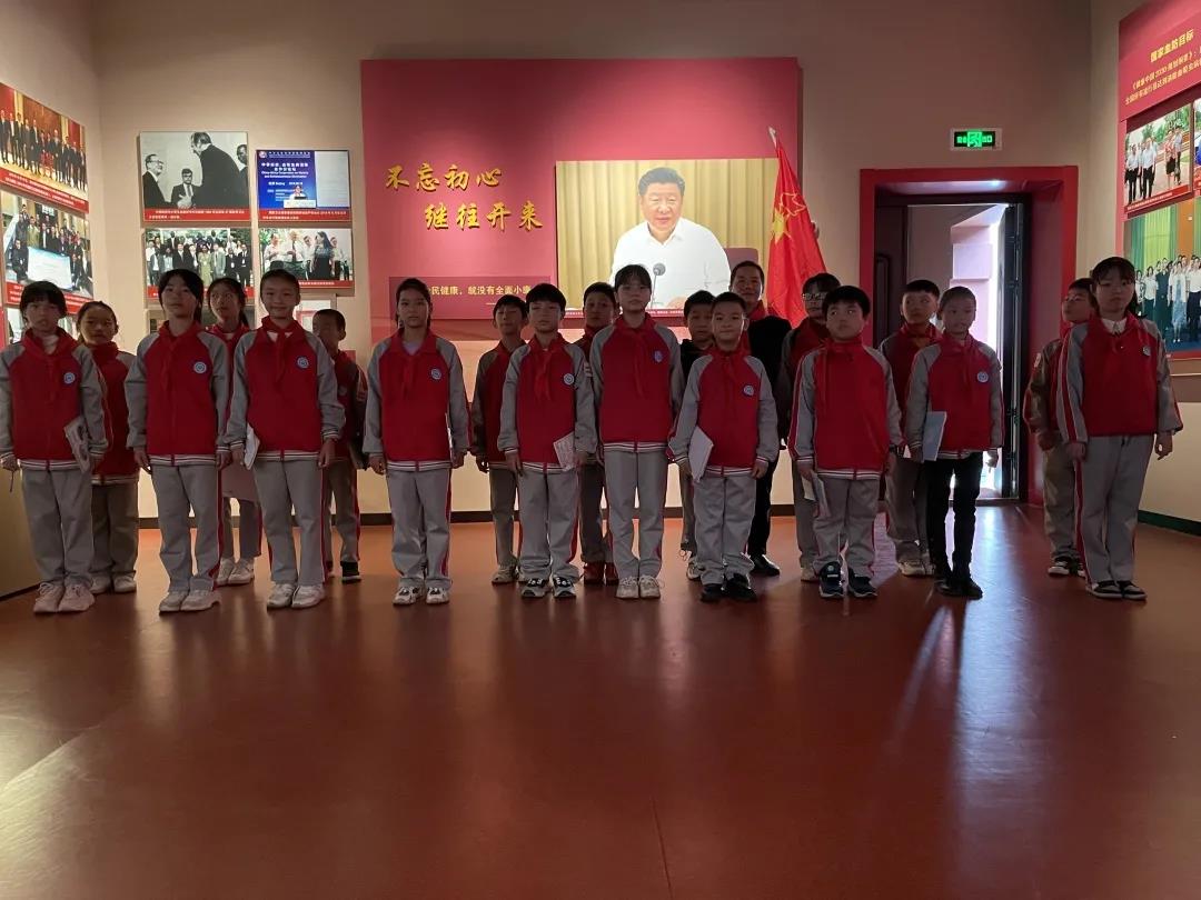 我馆与当地中小学联合开展“红领巾讲解员”红色教育活动