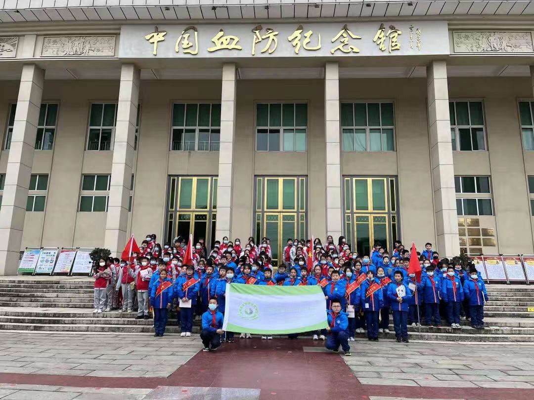 我馆与当地中小学联合开展“红领巾讲解员”红色教育活动