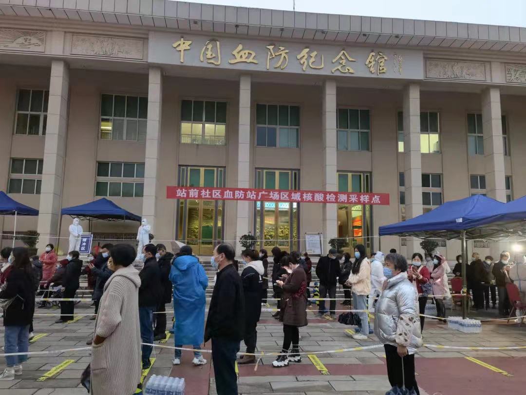 “以演促练，以练促战”余江站前社区开展核酸检测实战演练
